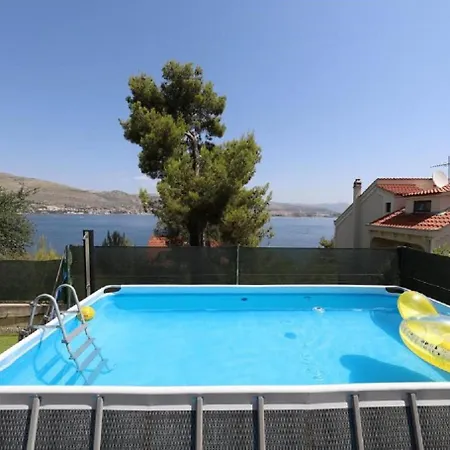 House Jelka Holiday home Okrug Gornji